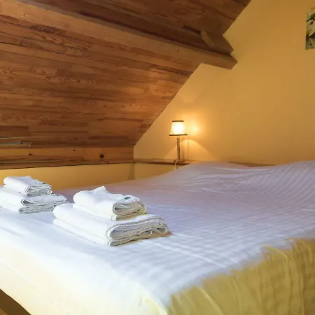 Quaint In Aquitaine With Furnished Garden
