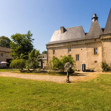 펜션 Quaint In Aquitaine With Furnished Garden