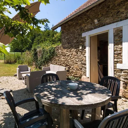 펜션 Quaint In Aquitaine With Furnished Garden *